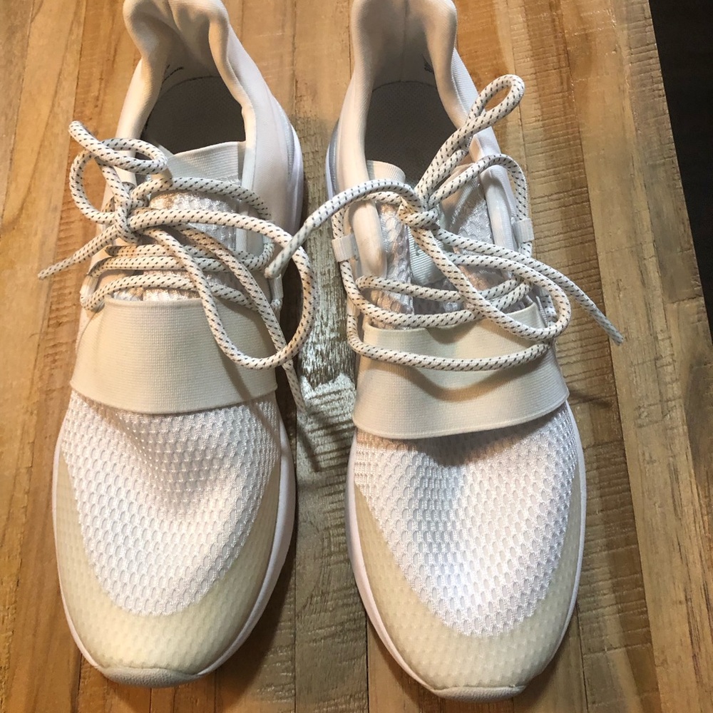Fabletics White & Cream Mesh Lace-Up Sneakers